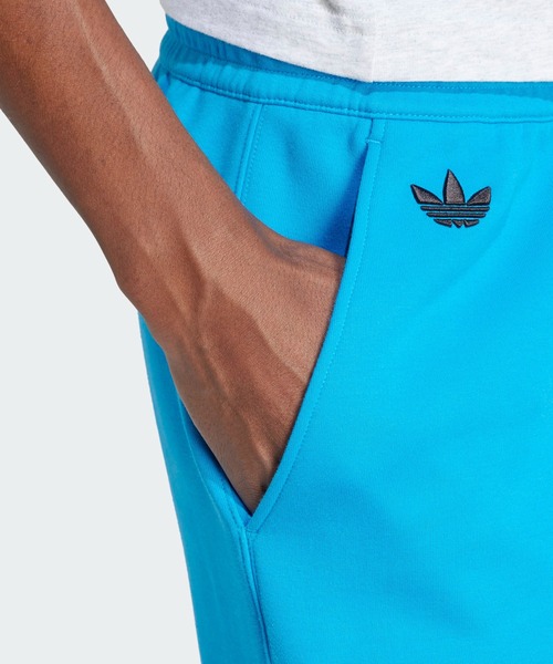 adidas（アディダス）の「ストリート Neuclassics カフス
