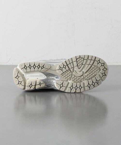 NEW BALANCE(ニューバランス)の「<New Balance>M1906REE スニーカー(スニーカー・レディース・シルバー・24.5cm/24cm/22.5cm/25cm/23cm/23.5cm/22cm)」の4枚目の写真