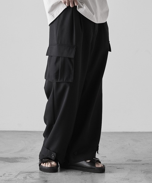 RUUBON（ルーボン）の「【RUUBON】TR 2tuck cargo pants / TR 2タックカーゴパンツ（カーゴパンツ・メンズ・カーキ/ブラック・L/M/S）」の11枚目の写真