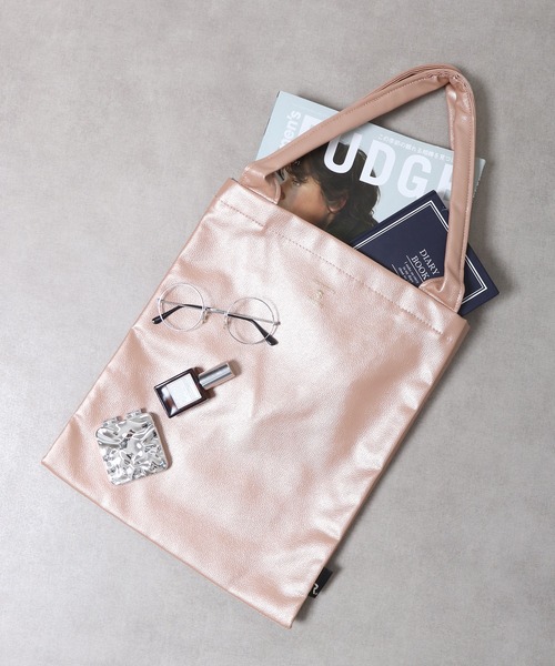 ROOTOTE(ルートート)の「ROOTOTE チューブ合皮トート(トートバッグ・メンズ・ブルー/シルバー/ブラック/ホワイト系/ピンクゴールド/グリーン系その他・FREE)」の6枚目の写真