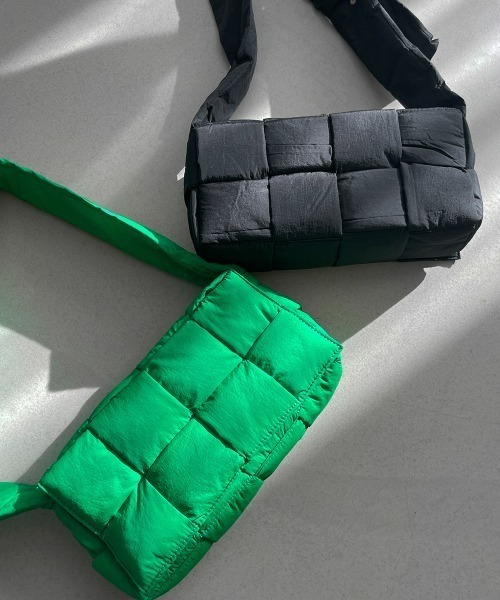 ASCLO（エジュクロ）の「ASCLO Roxy And Botte Cross Bag（ショルダーバッグ・メンズ・ブラック/グリーン・FREE）」の2枚目の写真