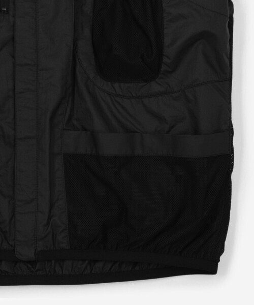 DAIWA PIER39（ダイワピア39）の「DAIWA PIER39 | TECH REVERSIBLE WIND SHIELD VEST WOMEN（その他アウター・レディース・ベージュ/ブラック・F）」の12枚目の写真
