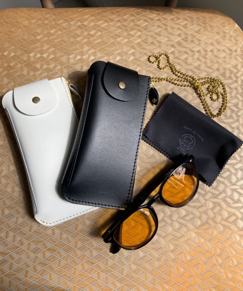 TIDEWAY(タイドウェイ)の「Ag+LEATHER BLACK&WHITE 抗菌MULTI CASE(メガネケース)(メガネ・レディース・ブラック/ホワイト・FREE)」の2枚目の写真