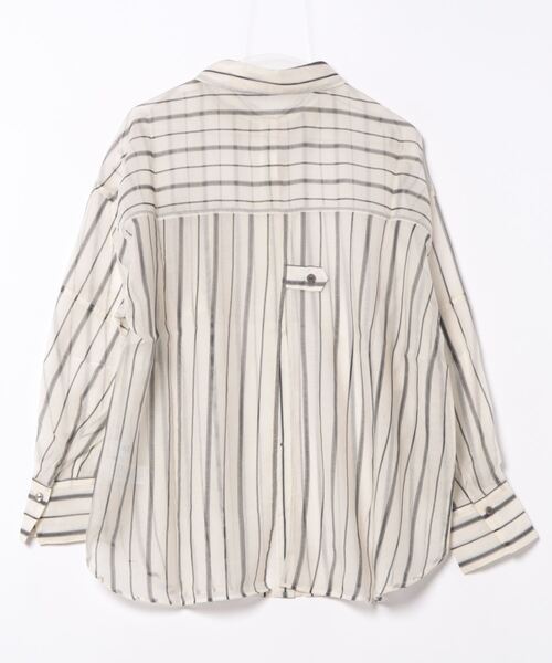AZUL by moussy（アズールバイマウジー）の「バックスリットシアーオーバーシャツ（シャツ/ブラウス・レディース・ホワイト系その他/ブラウン/ライトブルー/ブラック/グレー/オフホワイト・FREE）」の7枚目の写真