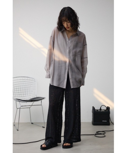 AZUL by moussy（アズールバイマウジー）の「バックスリットシアーオーバーシャツ（シャツ/ブラウス・レディース・ホワイト系その他/ブラウン/ライトブルー/ブラック/グレー/オフホワイト・FREE）」の16枚目の写真