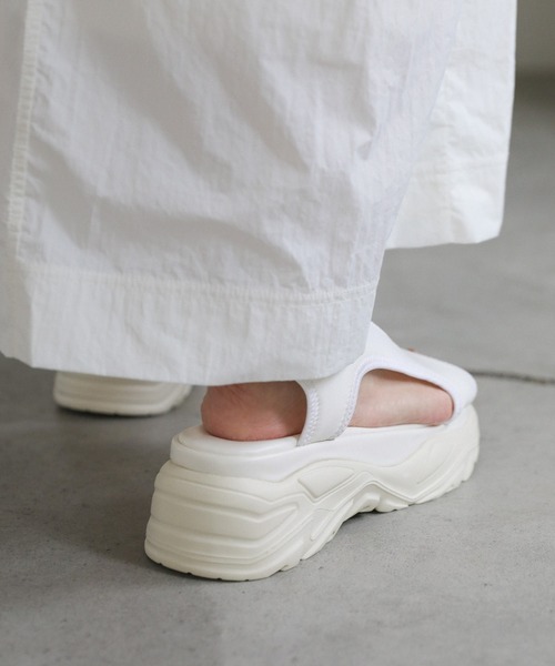 select MOCA（セレクトモカ）の「スニーカーサンダル（サンダル・レディース・ブラック/オフホワイト・SMALL/MEDIUM/LARGE）」の10枚目の写真