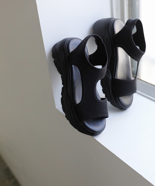 select MOCA（セレクトモカ）の「スニーカーサンダル（サンダル・レディース・ブラック/オフホワイト・SMALL/MEDIUM/LARGE）」の16枚目の写真