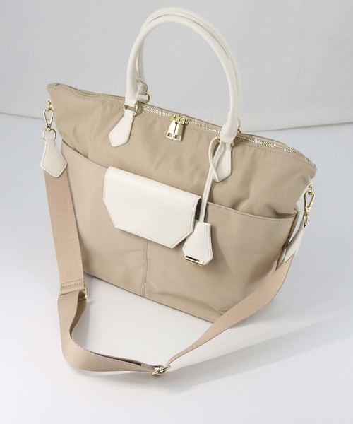 Gready Brilliant（グレディブリリアン）の「ナイロンフラップトート