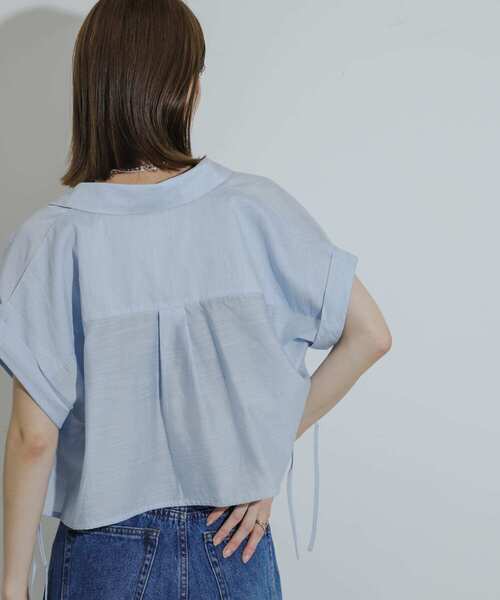 HEYUMM（ヘユム）の「ドロストクロップドシャツ（シャツ/ブラウス・レディース・ライトブルー/チャコールグレー/オフホワイト・ONE）」の20枚目の写真