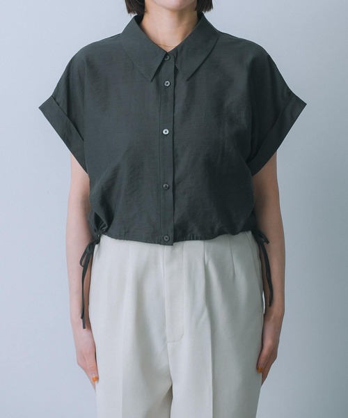 HEYUMM（ヘユム）の「ドロストクロップドシャツ（シャツ/ブラウス・レディース・ライトブルー/チャコールグレー/オフホワイト・ONE）」の15枚目の写真