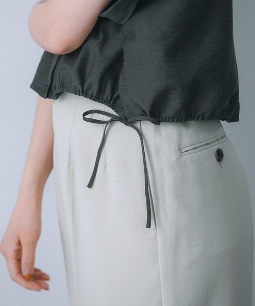 HEYUMM（ヘユム）の「ドロストクロップドシャツ（シャツ/ブラウス・レディース・ライトブルー/チャコールグレー/オフホワイト・ONE）」の11枚目の写真