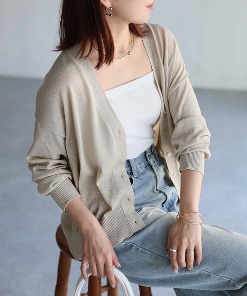 Riberry（リベリー）の「Vネックシアーカーディガン【ラメ/無地】（カーディガン/ボレロ・レディース・グレー/ブラック/ベージュ/ホワイト/モカ・FREE）」の5枚目の写真