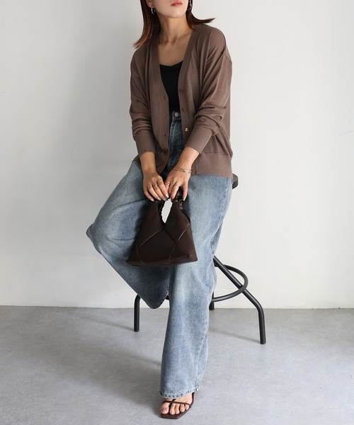 Riberry（リベリー）の「Vネックシアーカーディガン【ラメ/無地】（カーディガン/ボレロ・レディース・グレー/ブラック/ベージュ/ホワイト/モカ・FREE）」の22枚目の写真