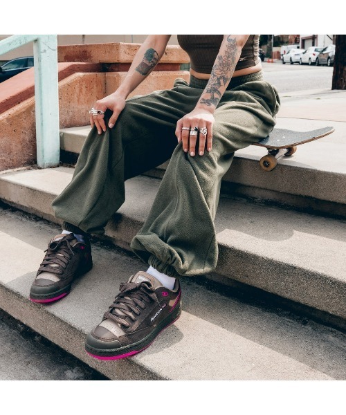 Reebok（リーボック）の「クラブシー BULC / CLUB C BULC（スニーカー・メンズ・ネイビー/カーキブラウン・24.5cm/25.0cm/25.5cm/26.0cm/26.5cm/27.0cm/27.5cm/28.0cm/28.5cm/29.0cm/30.0cm/24.0cm）」の4枚目の写真