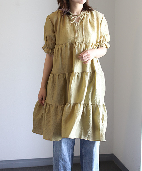 REAL CUBE（リアルキューブ）の「パフスリーブティアードチュニックワンピース（チュニック・レディース・オリーブ/チャコールグレー/ライトベージュ・M）」の8枚目の写真