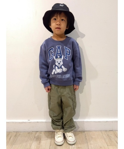 GAP(ギャップ)の「babyGap パウ・パトロール グラフィック スウェット・トレーナー(スウェット・キッズ・ライトグレー/ブルー・90cm/110cm/105cm/95cm/100cm)」の3枚目の写真