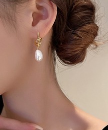 結び目デザインパールピアス