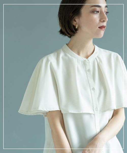 OPAQUE.CLIP(オペークドットクリップ)の「ケープ風ブラウス【洗濯機洗い可】(シャツ/ブラウス・レディース・オフホワイト/グリーン系/ネイビー・38/40/42)」の2枚目の写真
