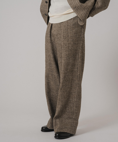 m's braque（エムズブラック）の「Ms BRAQUE for BOUCLE リネンウールヘリンボン タックワイド パンツ（スラックス・メンズ・カーキ・40/38/36）」の5枚目の写真