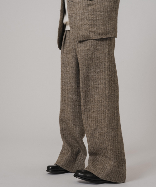 m's braque（エムズブラック）の「Ms BRAQUE for BOUCLE リネンウールヘリンボン タックワイド パンツ（スラックス・メンズ・カーキ・40/38/36）」の6枚目の写真