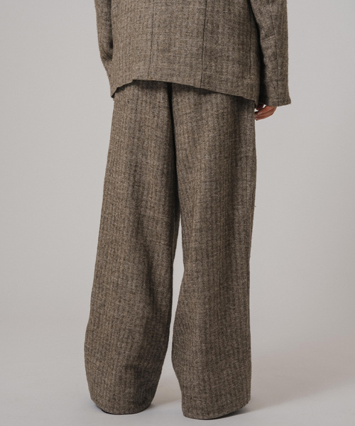 m's braque（エムズブラック）の「Ms BRAQUE for BOUCLE リネンウールヘリンボン タックワイド パンツ（スラックス・メンズ・カーキ・40/38/36）」の10枚目の写真