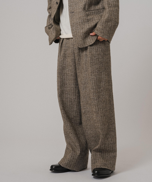 m's braque（エムズブラック）の「Ms BRAQUE for BOUCLE リネンウールヘリンボン タックワイド パンツ（スラックス・メンズ・カーキ・40/38/36）」の13枚目の写真