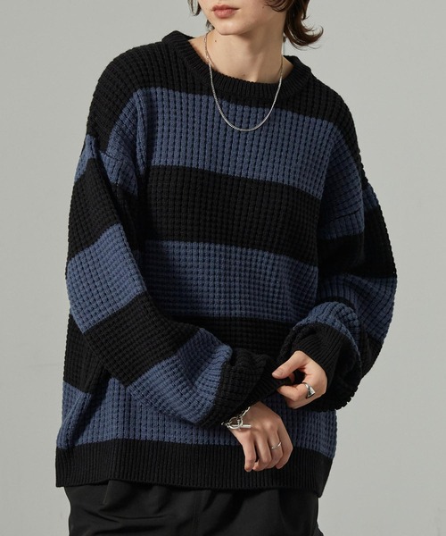 Alfred Alex（アルフレッドアレックス）の「【Alfred Alex】ボーダーバルキーワッフル オーバーサイズニット（ニット/セーター・メンズ・スモークグレー/ブラック/ブラウン/チャコール/ボルドー/オフホワイト/ブルーグレー・L/M）」の4枚目の写真