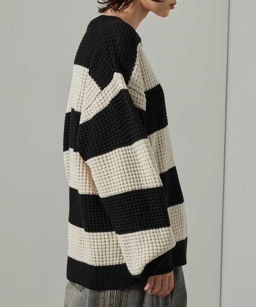 Alfred Alex（アルフレッドアレックス）の「【Alfred Alex】ボーダーバルキーワッフル オーバーサイズニット（ニット/セーター・メンズ・スモークグレー/ブラック/ブラウン/チャコール/ボルドー/オフホワイト/ブルーグレー・L/M）」の20枚目の写真