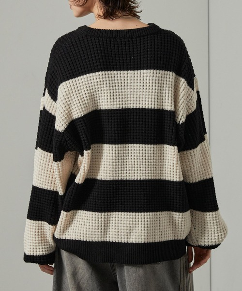 Alfred Alex（アルフレッドアレックス）の「【Alfred Alex】ボーダーバルキーワッフル オーバーサイズニット（ニット/セーター・メンズ・スモークグレー/ブラック/ブラウン/チャコール/ボルドー/オフホワイト/ブルーグレー・L/M）」の21枚目の写真