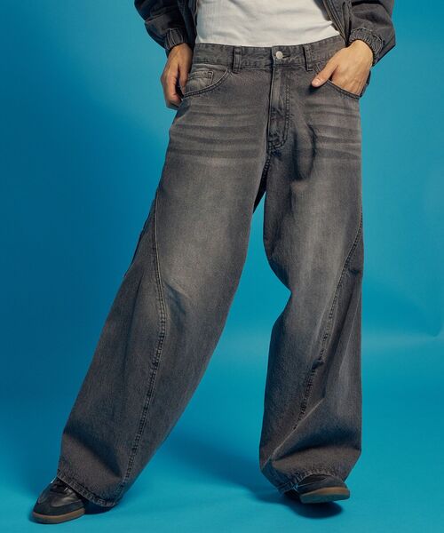 SEQUENZ（シークエンズ）の「※WEB限定 / セットアップ対応 / ツイストドレープワイドデニム / sqnz twist drape denim pants（デニムパンツ・メンズ・ブルー/ブラック/ブラウン/ピンク系その他2・MEDIUM/LARGE）」の22枚目の写真
