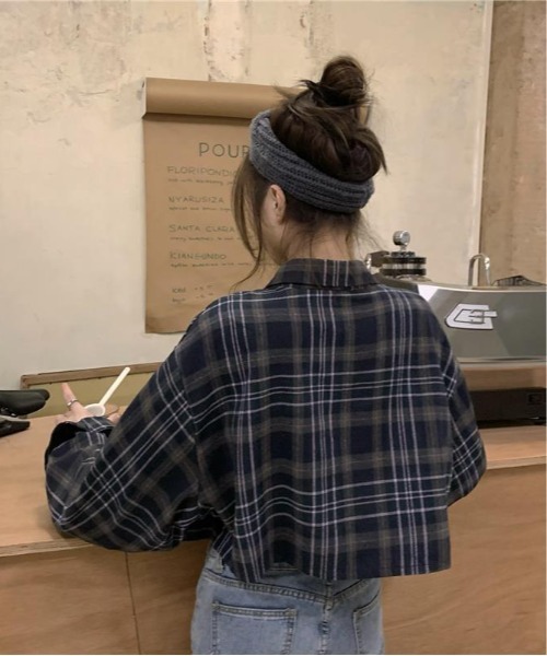 Teem Store(チームストア)の「ルーズシルエット ショート丈 チェックシャツ(シャツ/ブラウス・レディース・ベージュ/ネイビー・F)」の6枚目の写真
