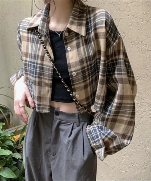 Teem Store(チームストア)の「ルーズシルエット ショート丈 チェックシャツ(シャツ/ブラウス・レディース・ベージュ/ネイビー・F)」の8枚目の写真