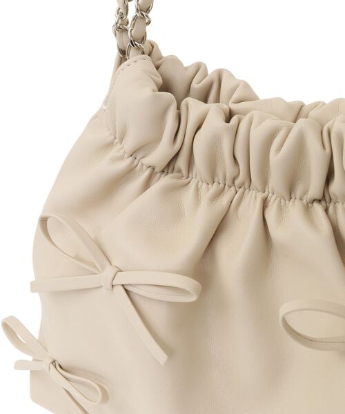 Green　Parks（グリーンパークス）の「・QUON リボンチェーン巾着（ショルダーバッグ・レディース・アイボリー/ブラック/シルバー・FREE）」の12枚目の写真