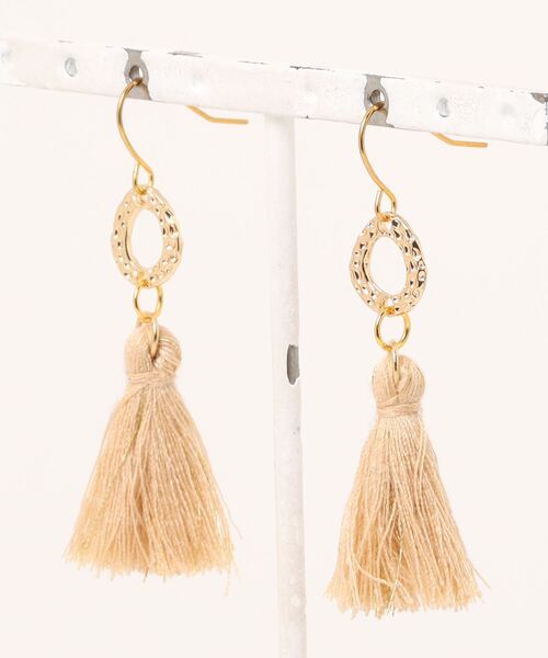 tone(トーン)の「【lea.acc*maamee*】ラメ入りタッセル×ゴールド(ピアス(両耳用)・レディース・ミント/ベージュ/ターコイズブルー/グレー/ブラウン/グレイッシュベージュ・FREE)」の4枚目の写真