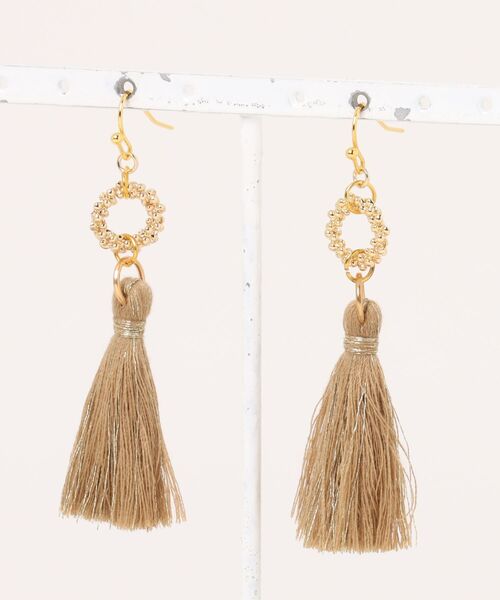 tone(トーン)の「【lea.acc*maamee*】ラメ入りタッセル×ゴールド(ピアス(両耳用)・レディース・ミント/ベージュ/ターコイズブルー/グレー/ブラウン/グレイッシュベージュ・FREE)」の3枚目の写真