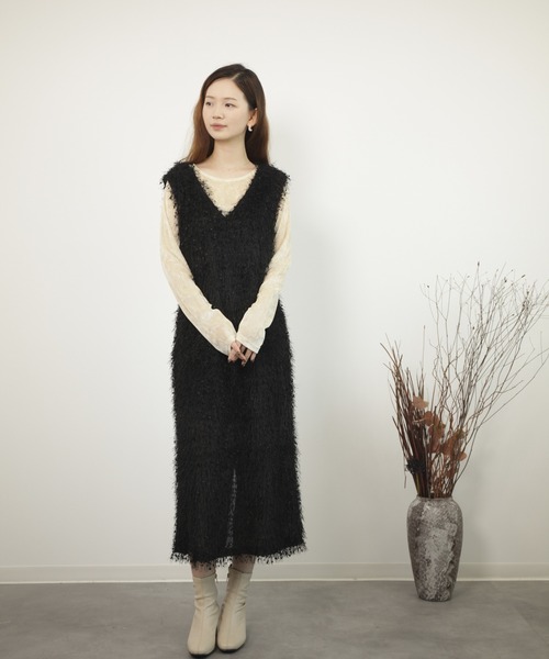 DRESS PLUS(ドレスプラス)の「フリンジ フェザーヤーン キャミワンピース(ワンピース・レディース・ベージュ/モカ/ブラック/グレー・M)」の18枚目の写真