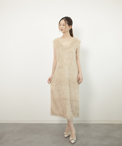 DRESS PLUS(ドレスプラス)の「フリンジ フェザーヤーン キャミワンピース(ワンピース・レディース・ベージュ/モカ/ブラック/グレー・M)」の5枚目の写真