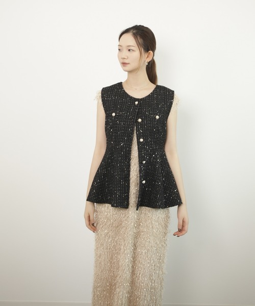 DRESS PLUS(ドレスプラス)の「フリンジ フェザーヤーン キャミワンピース(ワンピース・レディース・ベージュ/モカ/ブラック/グレー・M)」の6枚目の写真