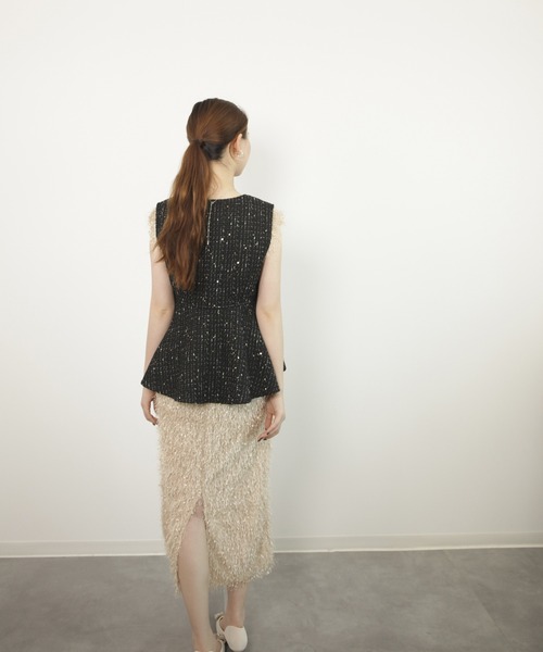 DRESS PLUS(ドレスプラス)の「フリンジ フェザーヤーン キャミワンピース(ワンピース・レディース・ベージュ/モカ/ブラック/グレー・M)」の8枚目の写真