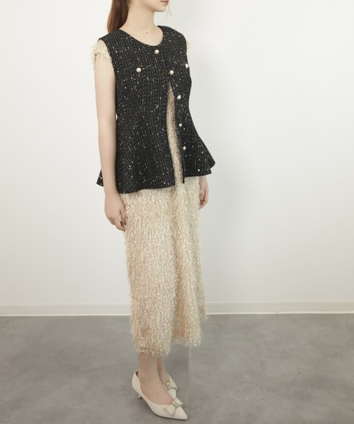 DRESS PLUS(ドレスプラス)の「フリンジ フェザーヤーン キャミワンピース(ワンピース・レディース・ベージュ/モカ/ブラック/グレー・M)」の9枚目の写真
