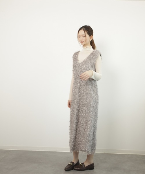 DRESS PLUS(ドレスプラス)の「フリンジ フェザーヤーン キャミワンピース(ワンピース・レディース・ベージュ/モカ/ブラック/グレー・M)」の13枚目の写真