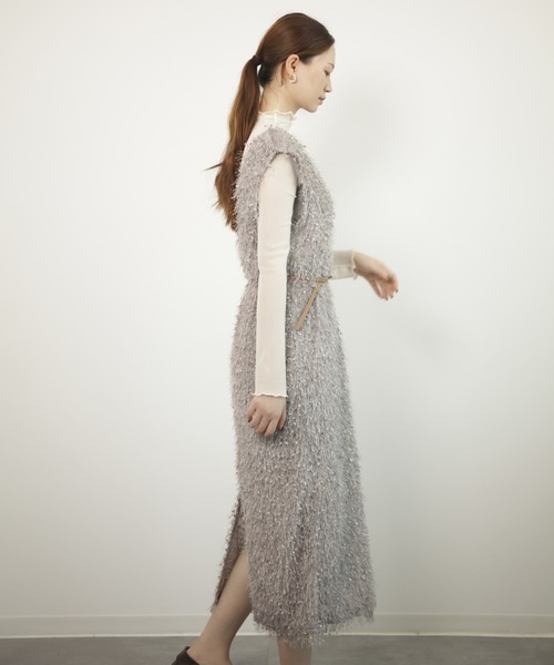 DRESS PLUS(ドレスプラス)の「フリンジ フェザーヤーン キャミワンピース(ワンピース・レディース・ベージュ/モカ/ブラック/グレー・M)」の15枚目の写真