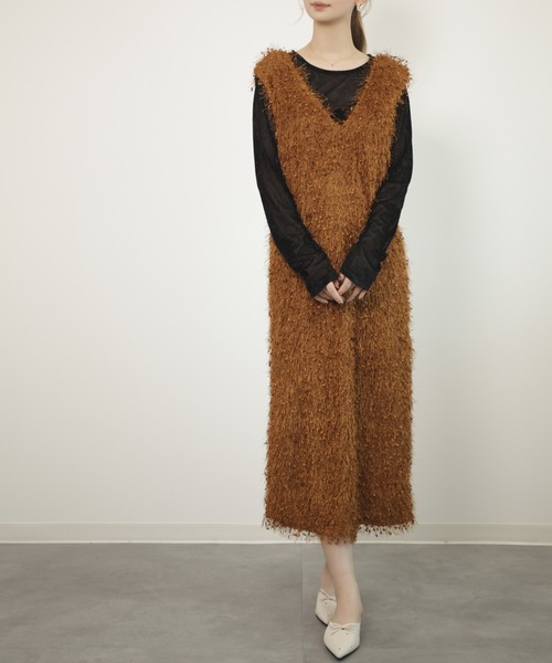 DRESS PLUS(ドレスプラス)の「フリンジ フェザーヤーン キャミワンピース(ワンピース・レディース・ベージュ/モカ/ブラック/グレー・M)」の10枚目の写真