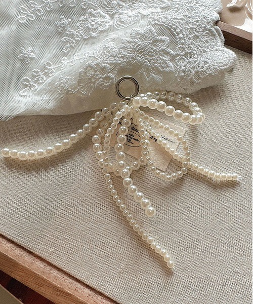 LA VORAGINE（ラ ヴォラジネ）の「パールリボンチャーム（チャーム・レディース・シルバー/ホワイト/ブラック・FREE）」の12枚目の写真