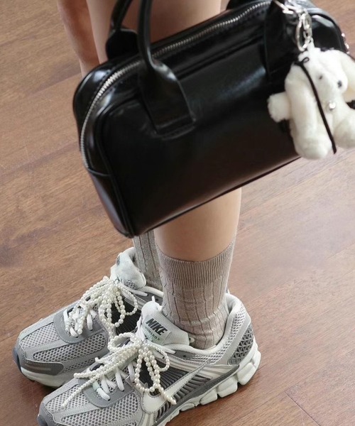 LA VORAGINE（ラ ヴォラジネ）の「パールリボンチャーム（チャーム・レディース・シルバー/ホワイト/ブラック・FREE）」の6枚目の写真