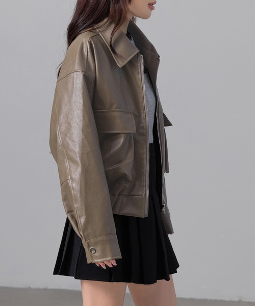 DAY CLOSET(デイ クローゼット)の「レディース 長袖キレカジギャザー合皮ライダースジャケット(ライダースジャケット・レディース・ブラック/グレイッシュベージュ・FREE)」の13枚目の写真
