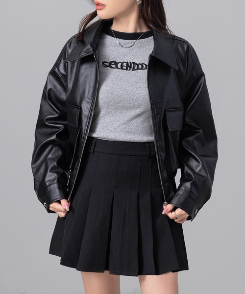 DAY CLOSET(デイ クローゼット)の「レディース 長袖キレカジギャザー合皮ライダースジャケット(ライダースジャケット・レディース・ブラック/グレイッシュベージュ・FREE)」の4枚目の写真