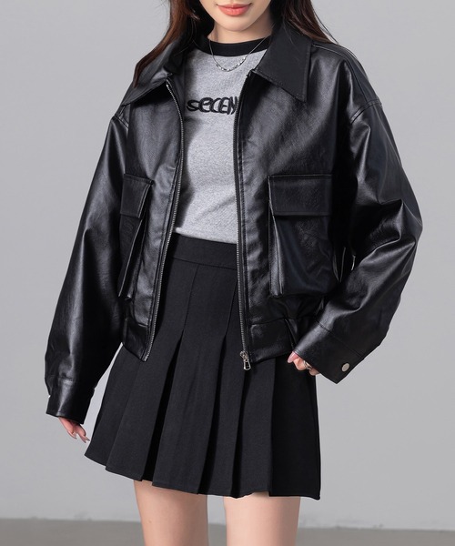 DAY CLOSET(デイ クローゼット)の「レディース 長袖キレカジギャザー合皮ライダースジャケット(ライダースジャケット・レディース・ブラック/グレイッシュベージュ・FREE)」の5枚目の写真