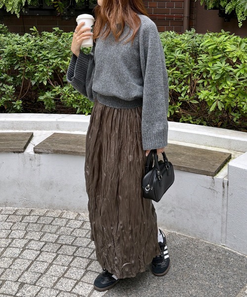 ISOOK（アイスー）の「【ISOOK / アイスー】 ボリュームスリーブドルマンニット / セーター クロップド丈 ショート丈 短丈 オーバーサイズ ビックシルエット ボリュームスリーブ クルーネック ぽわん袖 グレー ライトグレー チャコール ブラック 黒 ZOZOTOWN限定（ニット/セーター・レディース・ブラック/チャコール/ライトグレー・FREE）」の15枚目の写真