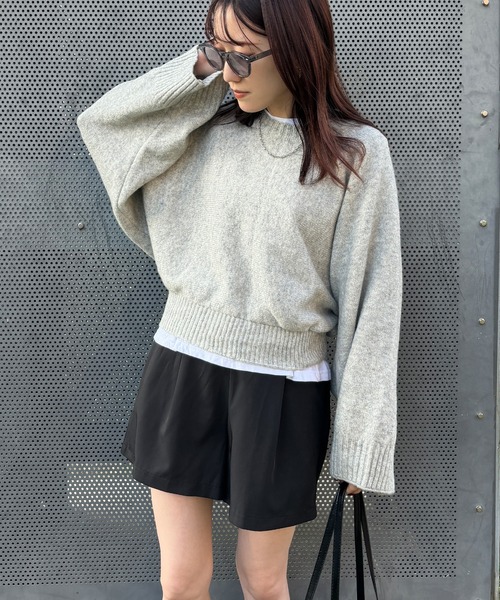 ISOOK（アイスー）の「【ISOOK / アイスー】 ボリュームスリーブドルマンニット / セーター クロップド丈 ショート丈 短丈 オーバーサイズ ビックシルエット ボリュームスリーブ クルーネック ぽわん袖 グレー ライトグレー チャコール ブラック 黒 ZOZOTOWN限定（ニット/セーター・レディース・ブラック/チャコール/ライトグレー・FREE）」の10枚目の写真